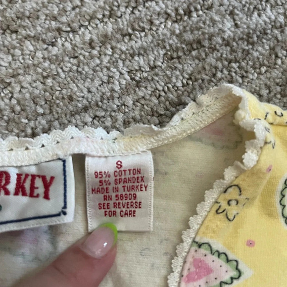 Vintage copper key yellow square neck heart tshirt - Picture 4 of 8